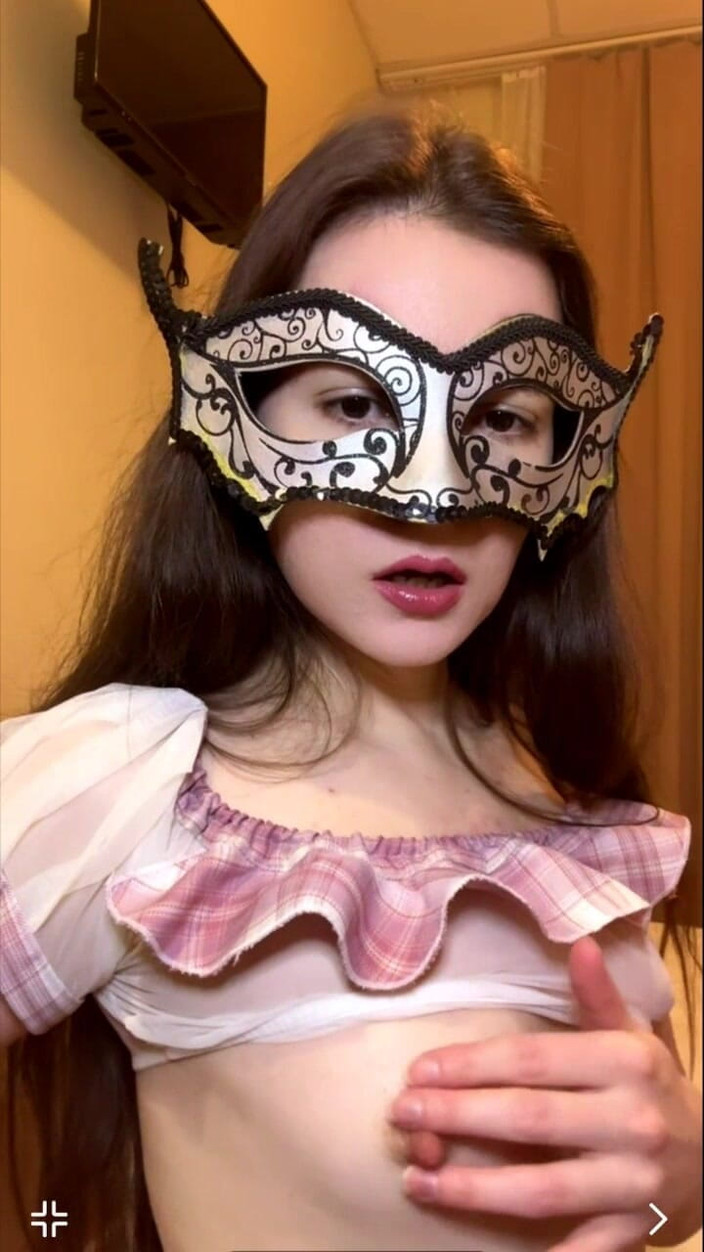 JuliaVeil: Küçük Memelerimi Yala! Ben De Senin Sikini Emeyim! Rus Kirli...