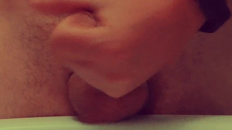 My little secret: Im waschbecken masturbieren