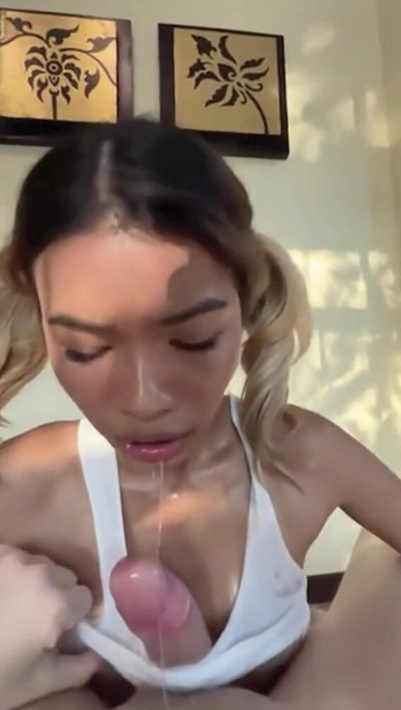 Petite creampie Asian Cumdump sluts: Миниатюрную 18-летнюю азиатку с косичками заглатали