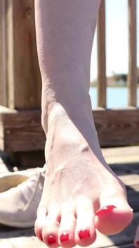 Kay Glow Feet JOI