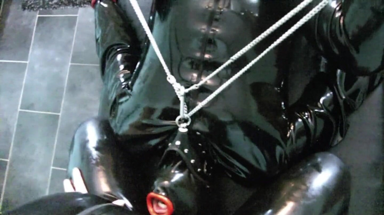 Domina Lady Vampira - SM Studio Femdom Empire: Pleasure - education in rubber 2/2