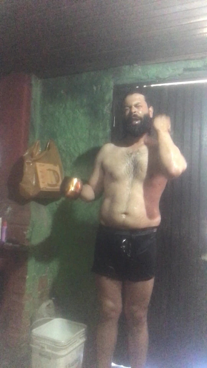 i7Bernard: Exercice d’étirement du pénis.