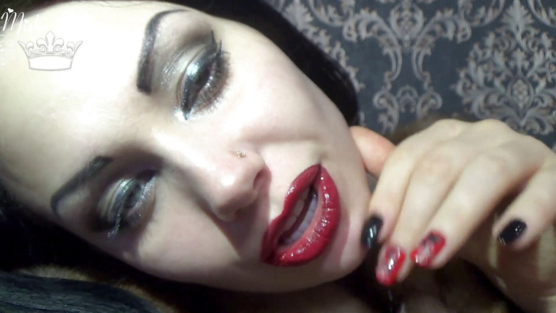 Goddess Misha Goldy: 넌 내 입술과 립스틱을 사랑해