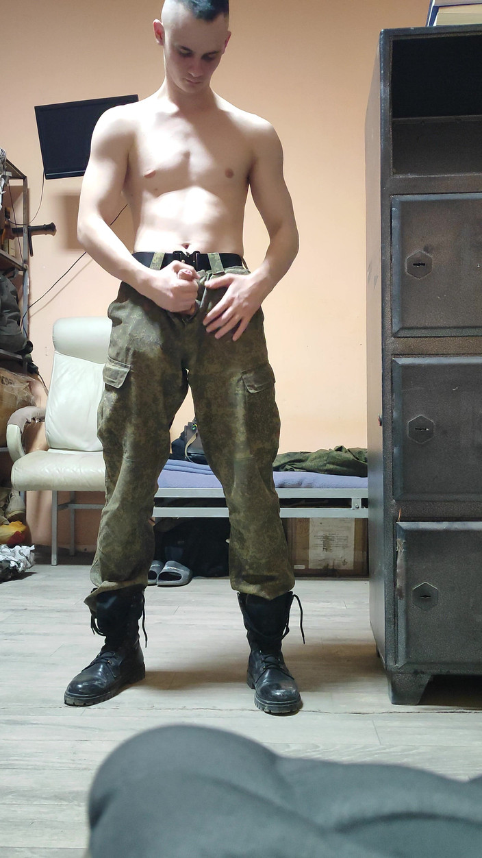 Ethan Alpha: Armádní chlapec sperma