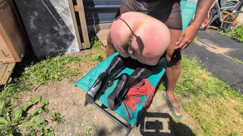 BDSM and co: Domination Session for This Mature Woman in the Garden.