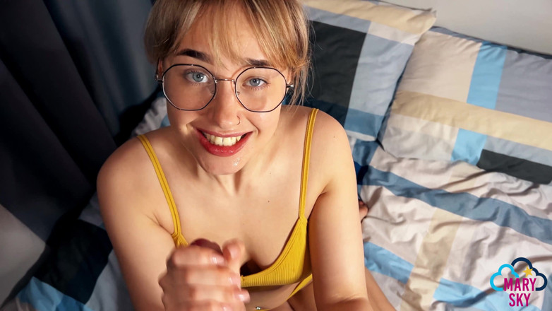 Mary_Sky: Tabu!! Slutty Family - um trio, padrasto não esperava isso