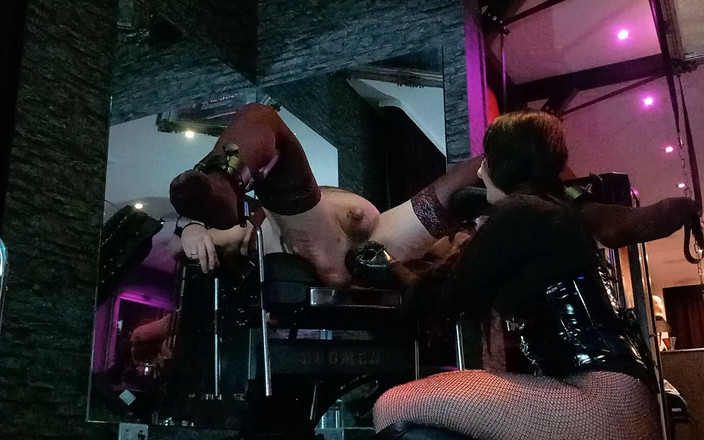 Lady Luciana Di Domizio: Baiser Dans Le Fauteuil Gynécologue