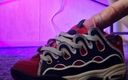 Sneakersmax98: Играю со кроссовками Osiris и кончаю внутрь