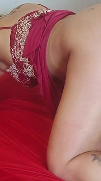 Mama este sexy în fața oglinzii, fiul vitreg obraznic