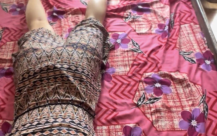 PJackson: 의붓아들 앞에서 쉬게 하는 아름다운 새엄마 침대.