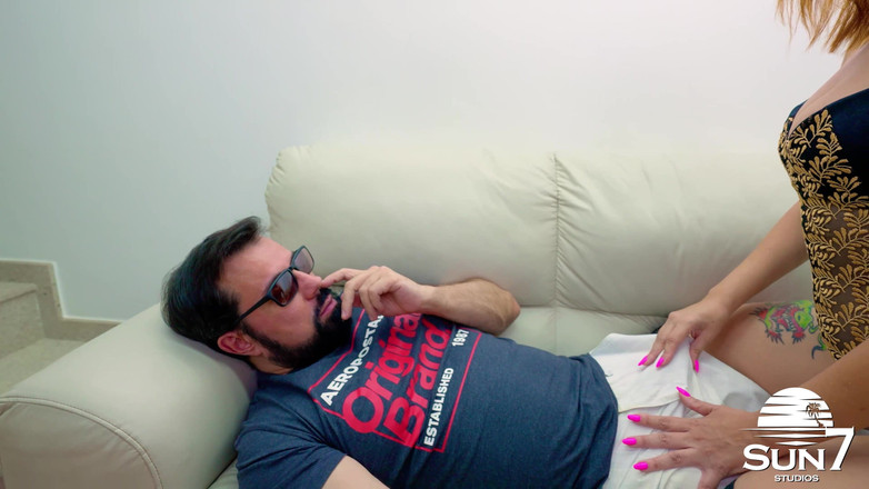 Sun7: La Rossa in Calze Ama L'anale Profonda