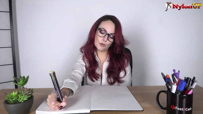 FootFetish Girls With Sex Toys and Nylons: Smyslné setkání s žhavou sexy šéfkou a jejími nádhernými nohami