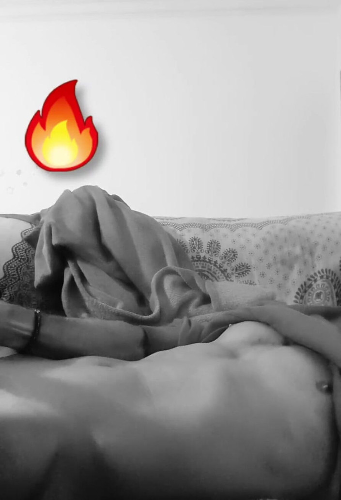 Hotsportfitboy: Aku suka banget masturbasi kontolku... Siapa yang mau ngentot sama...