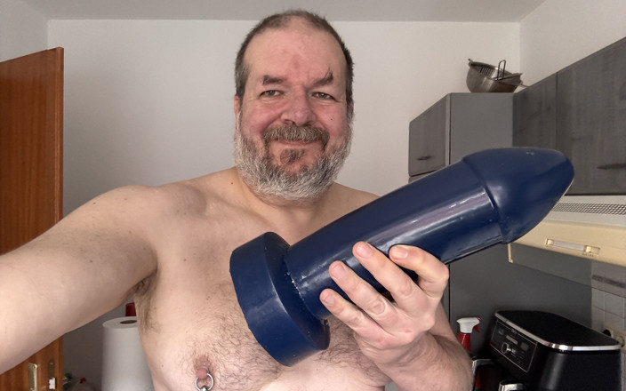 Qualzucht: Il mio dildo preferito, quanto posso entrare?