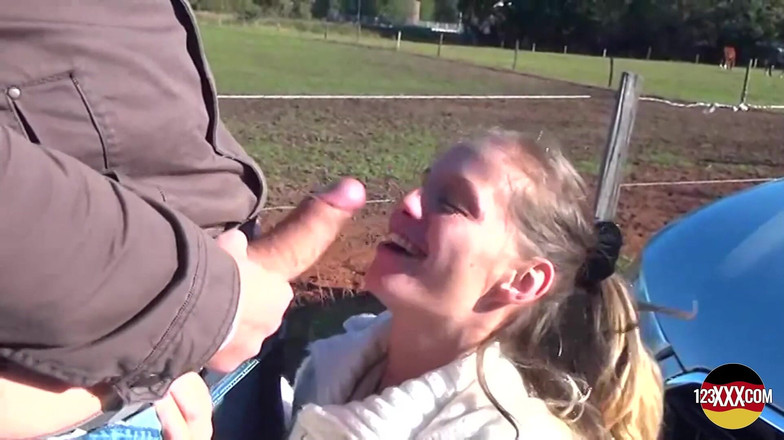 123XXX - Fucked Amateurs in Germany!: Pria bahenol ini ngajak ngentot gadis jerman yang lagi sange...