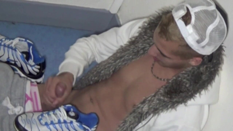 Gaybareback: Straight Arab masturbation