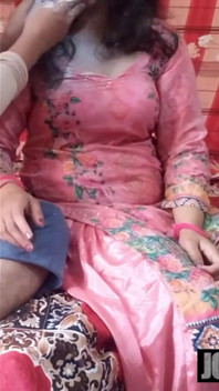 Hot Punjabi Stepsister in Pink Salwar Suit Gets Fucked by Stepbrother on Holi