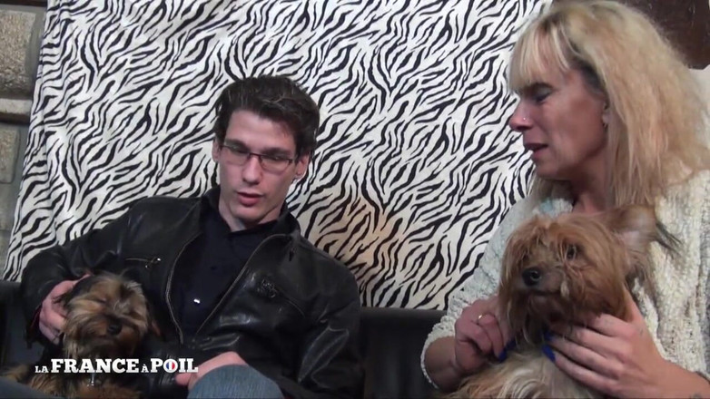 Papy Viewer: Vollbusige milf-stiefmutter bekommt ihren arsch genagelt