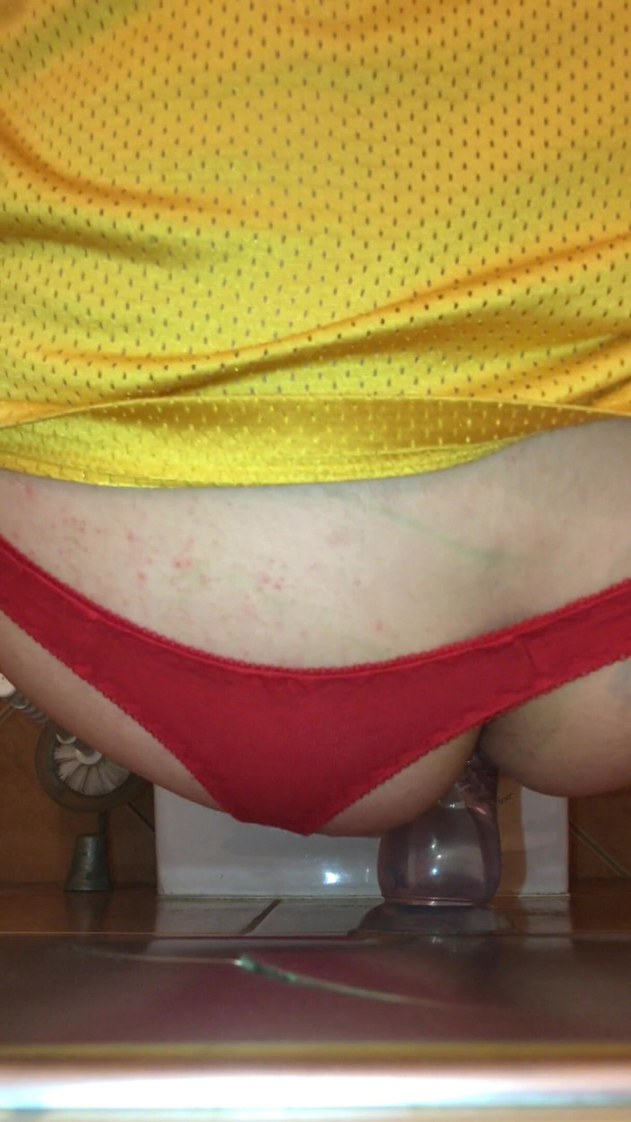 Sweethole: Dildo ride in red thongs