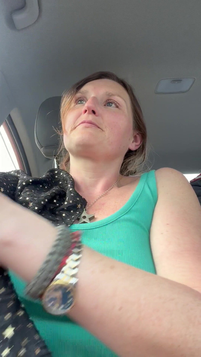 MistressWriggler: Arrivare in topless nel sedile del passeggero Cos Si stava...