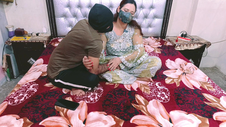 Pakistani CoupleX: Prima volta con la moglie sesso a pecorina indiano desi...