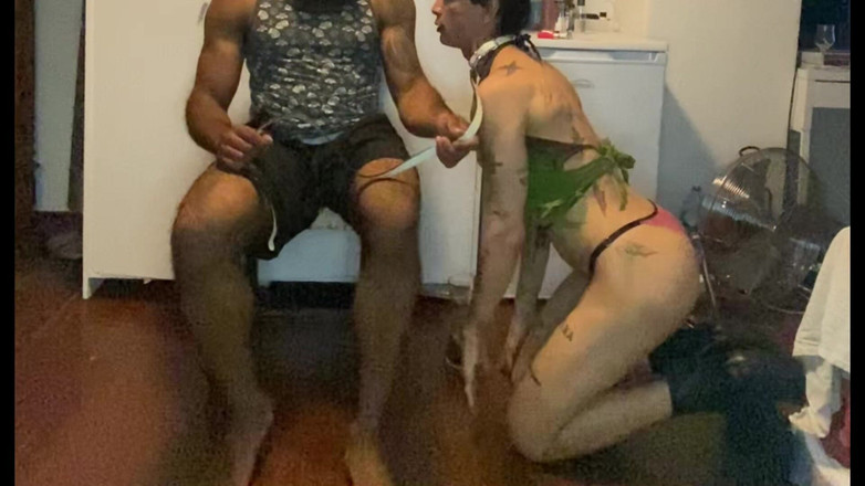 Wesley Bull: Eine gut trainierte sub genießt meine füße