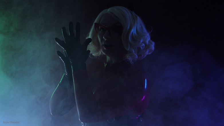 Arya Grander: Rukavice fetiš od Arya Grander