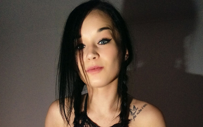 Good masturbation.: Masturbándose con consolador en cam