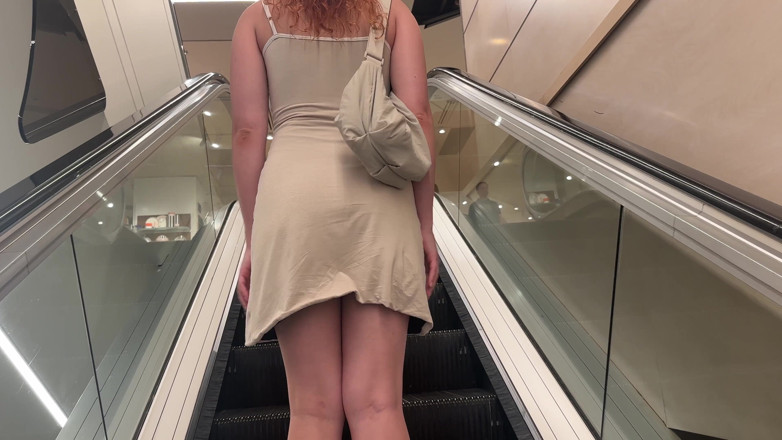 Verlonis: Teasing with Vibrator Turns Into Wild Sex in Store Fitting...