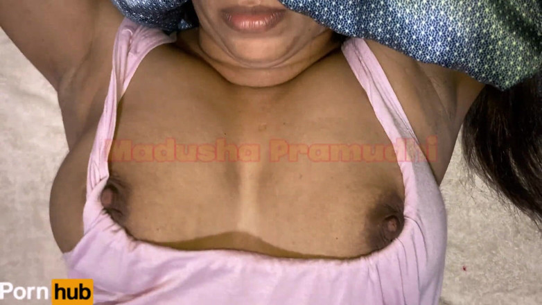 Tiyana: Ateşli evli kadının sert sekse ihtiyacı var ve kocası vücudunu...