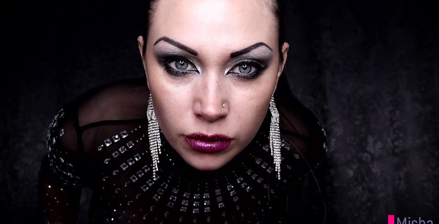 Goddess Misha Goldy: Implore pela Deusa Spit!