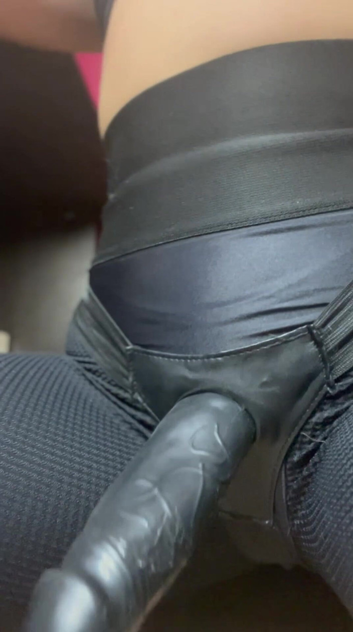 Skinny_lady69: 你的屁股属于我，娘娘腔婊子