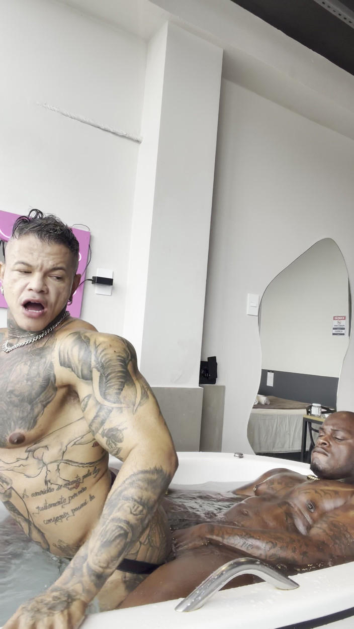 DADDYBLACKXXX: Muscle bodybuilder-schlampe wird von bbc gefickt!