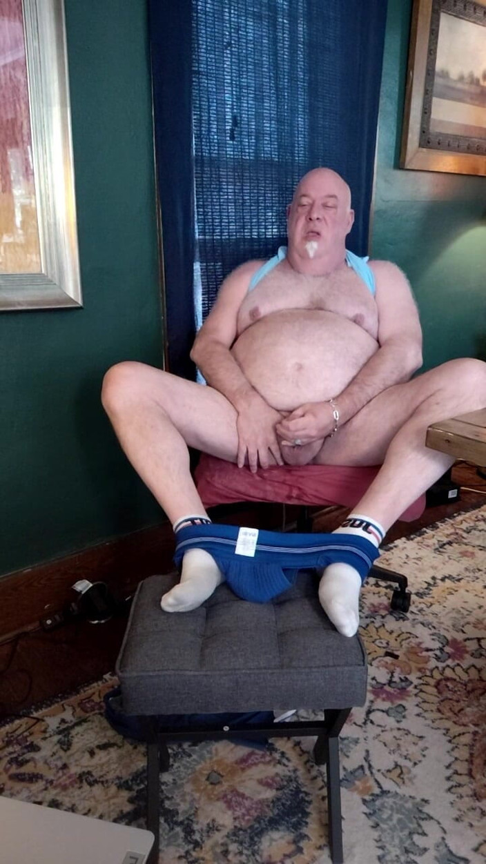 beardaddychub: Verbal Cum on Cam