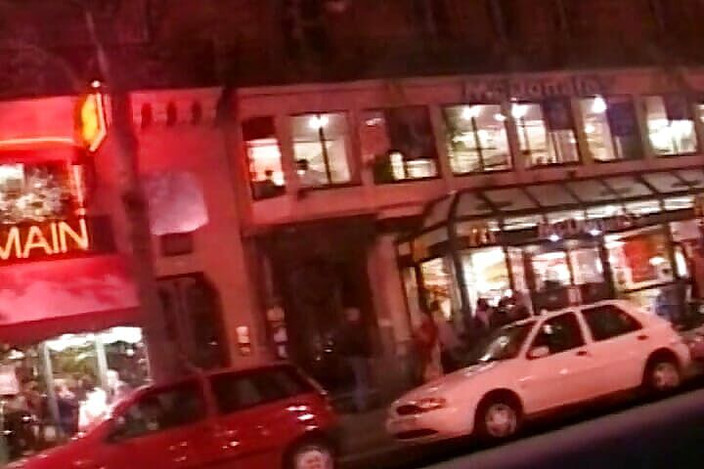 Planete Francaise: Niesamowity trójkąt w samochodzie