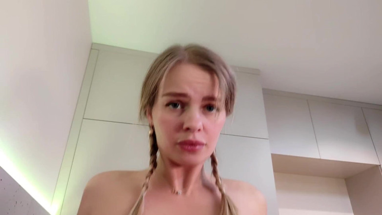 S-Wife Katy: The stepsister turned out to be another slut and allowed...