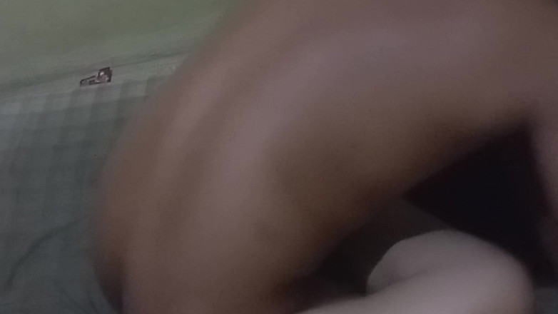 Angelina Pop: 継母アンのウェディングドレスは夫のウェディングドレスと合わせて愛らしいです