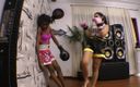 FetishKing: Ragazze femminili che combattono - boxe e lotta mista