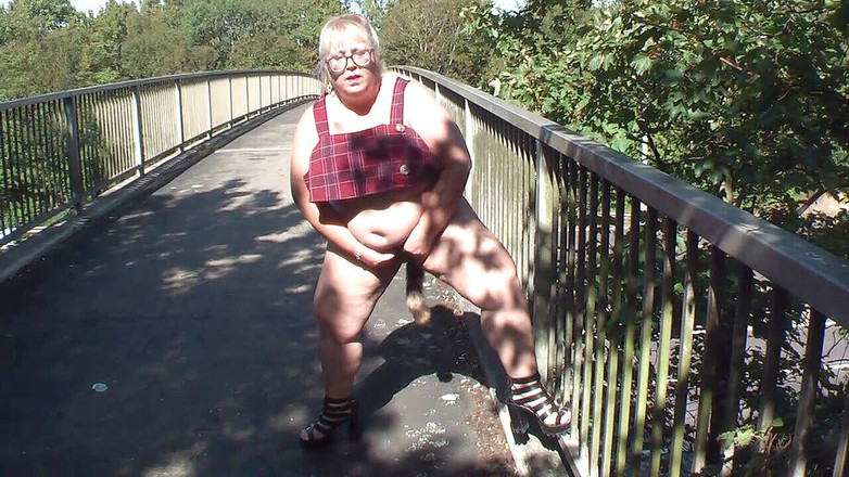 Lexie Cummings: Jambatan berbogel dan palam punggung