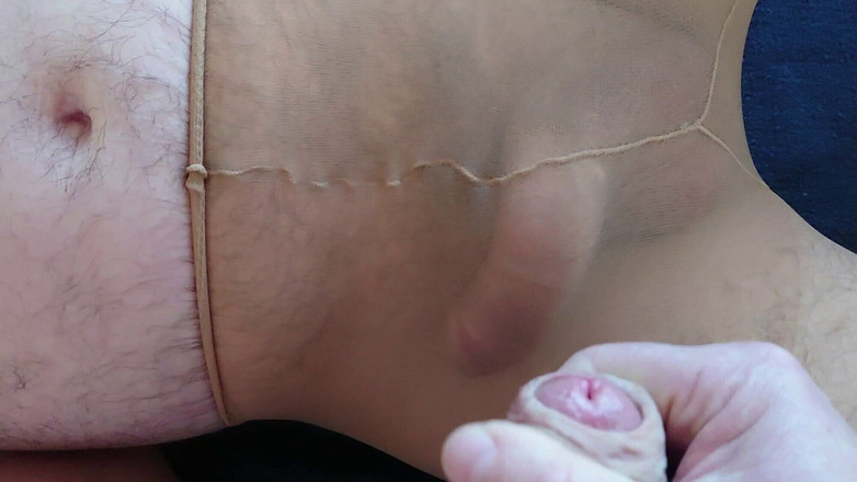 Nylonjunge: Bi penis Splash na mých punčochách