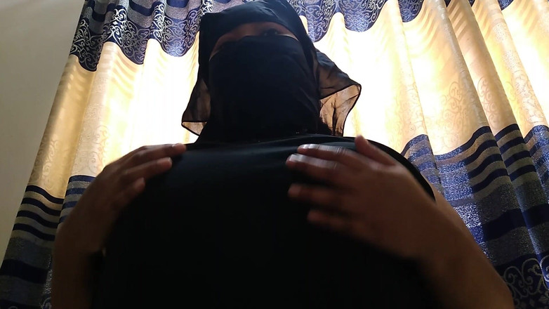 Aria Mia: La zia sporca di 55 anni priya Chatterjee con tette enormi...