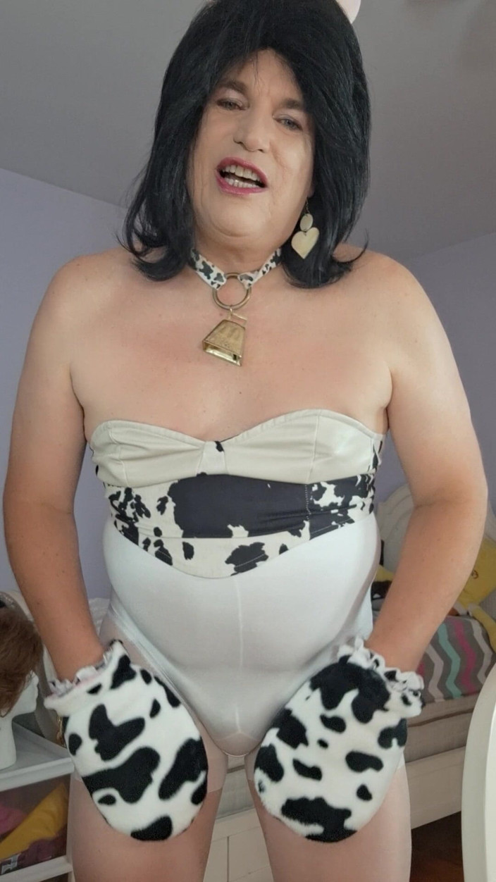 Victoria Lecherri: I Can Dress up for You and Spoil You!