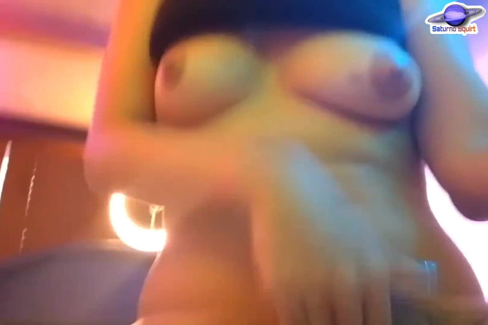 Saturno Squirt: Seduzindo meus fãs, vagina molhada e rosa me esfregando até...