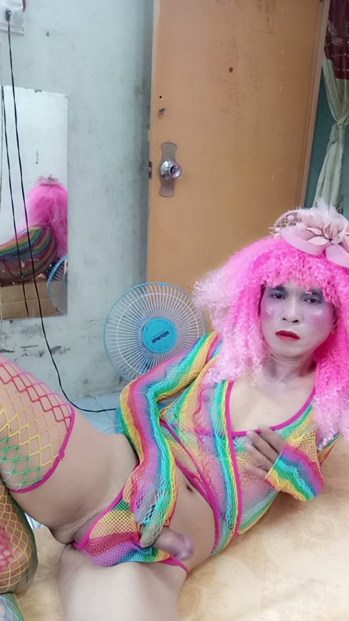 nguyen dang thien tri: Transgender le trägt sexy kleidung und spielt sex