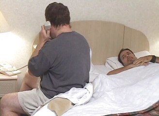 Latin Bang: Büyük göğüslü tombul latin üçlü grup seks