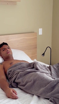 My Best Friend's Stepmother Found Me Alone in the Room, I Couldn't Help but Penetrate Her