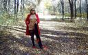 MILF Oxana: Outdoor-blankziehen und blowjob im autumn park