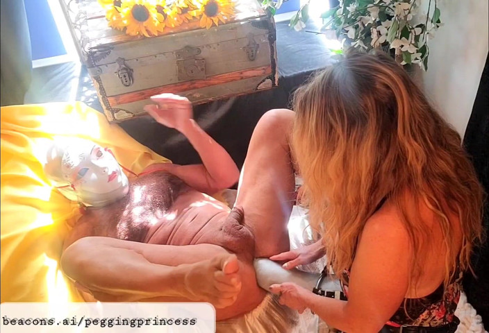 Peggingprincess: POV Mareslut reçoit un joli pegging avec un ceinture XXL...
