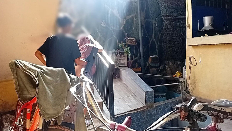 Famly sex: Üvey erkek arkadaşı çok heyecanlıydı