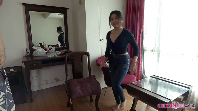 Creampie In Asia: Тайська дівчина втрьох з кремпаєм